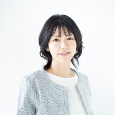 ナレーターふみこ