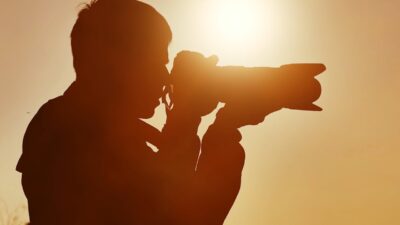 静けさの中に、想いは燃える。- In the silence, thoughts burn. -